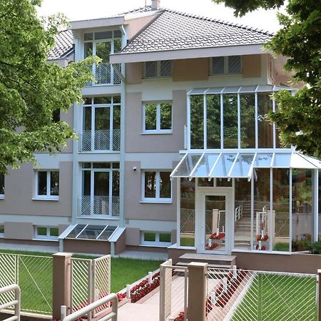 Grand Park Rooms & Apartments Cacak Ngoại thất bức ảnh