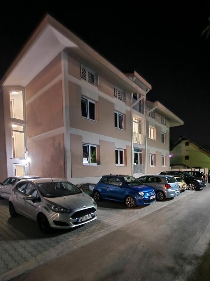 Grand Park Rooms & Apartments Cacak Ngoại thất bức ảnh