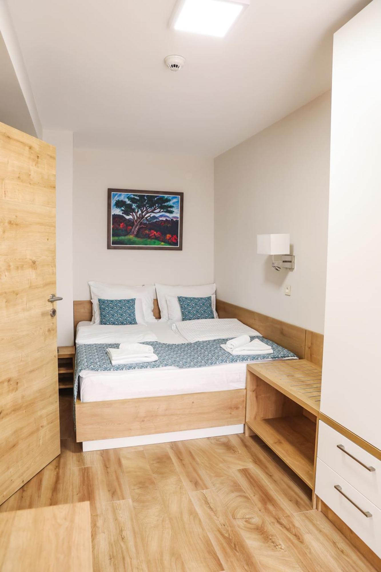 Grand Park Rooms & Apartments Cacak Ngoại thất bức ảnh