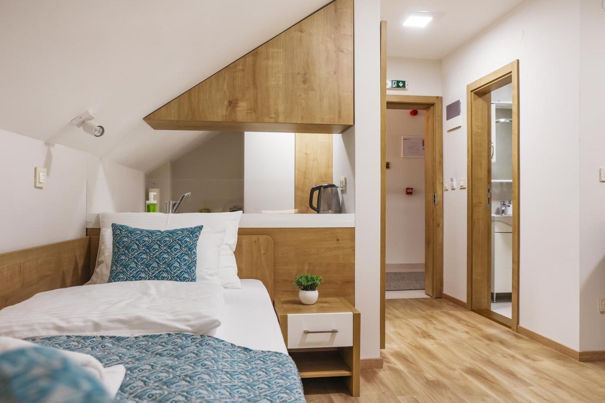 Grand Park Rooms & Apartments Cacak Ngoại thất bức ảnh