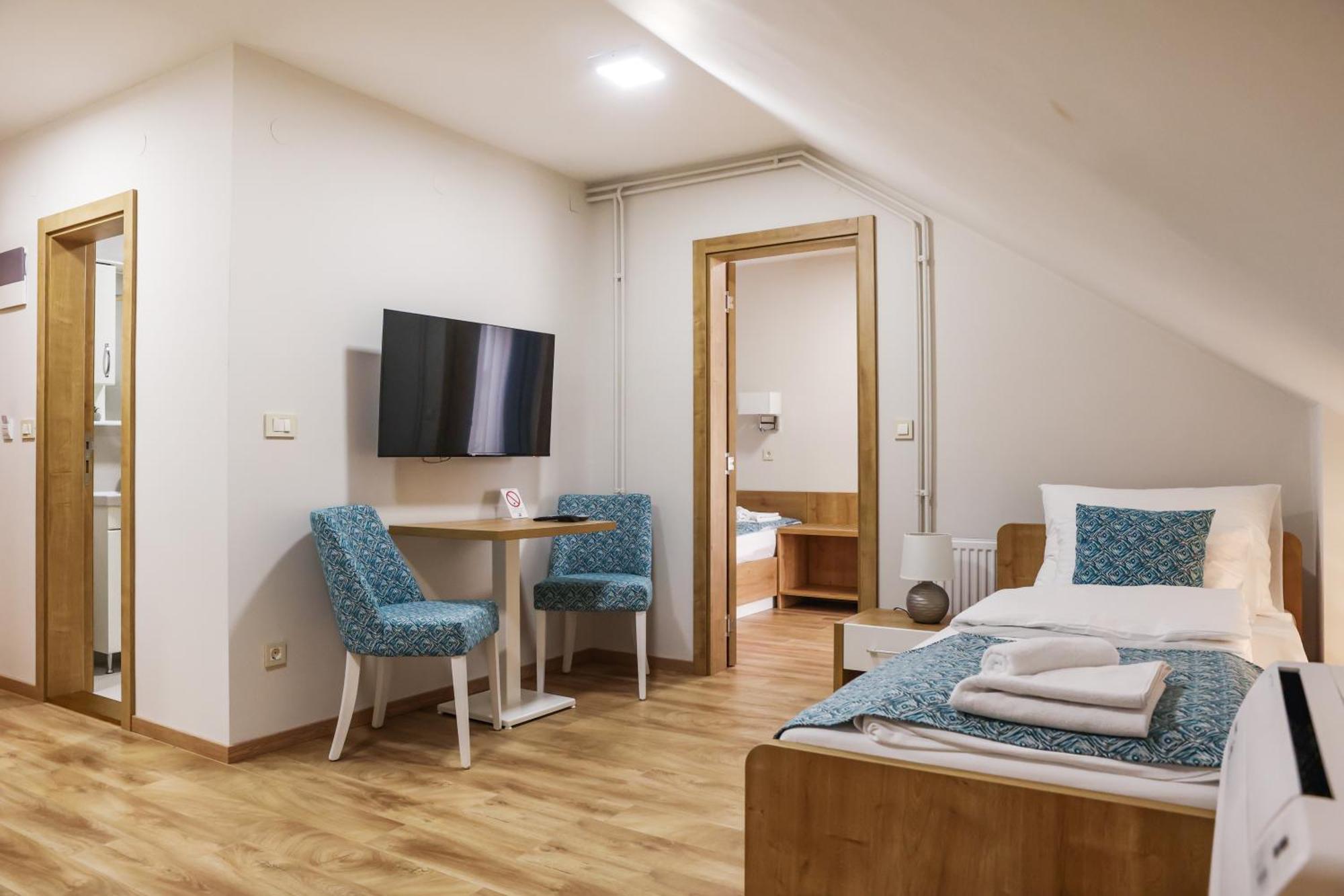 Grand Park Rooms & Apartments Cacak Ngoại thất bức ảnh