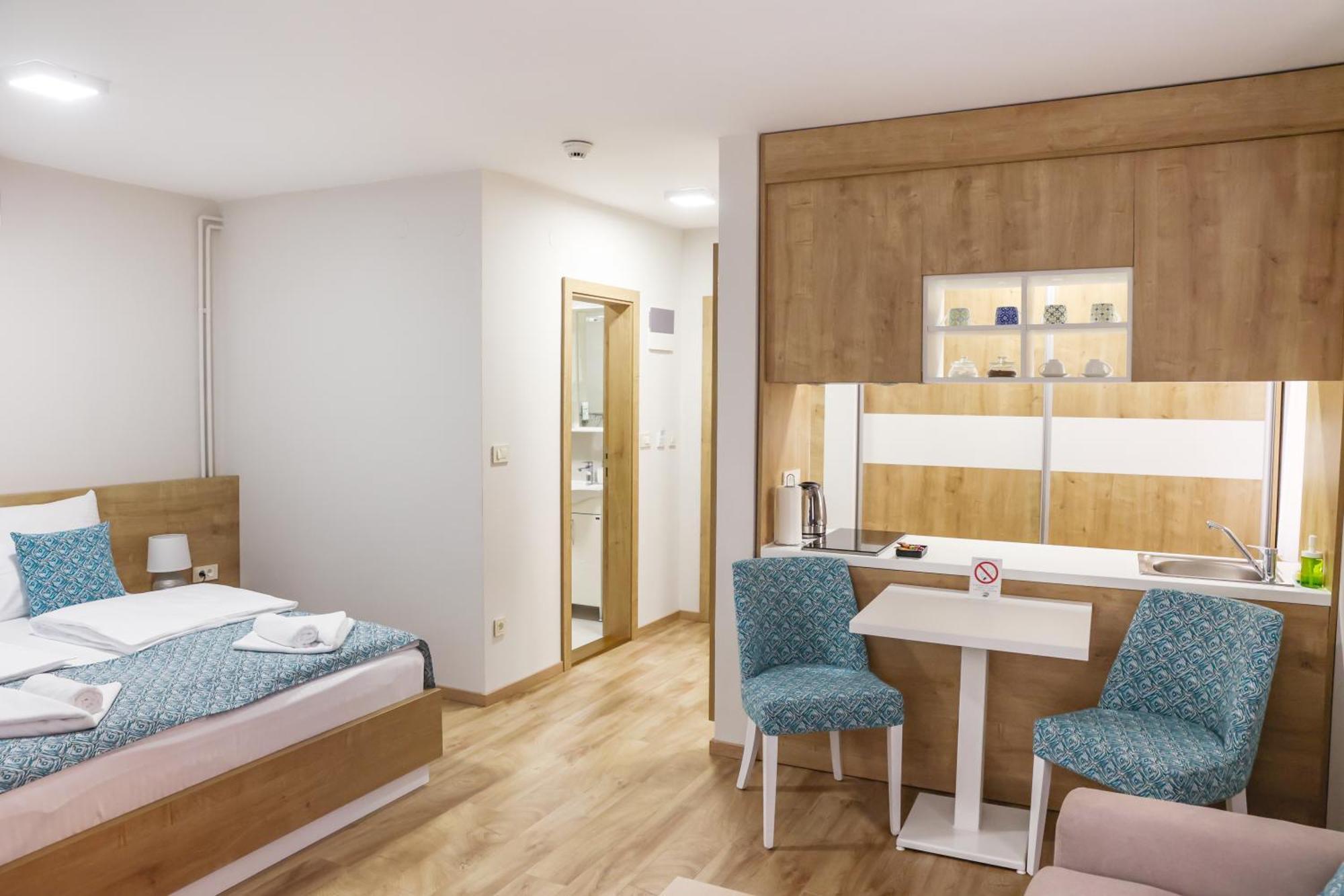 Grand Park Rooms & Apartments Cacak Ngoại thất bức ảnh