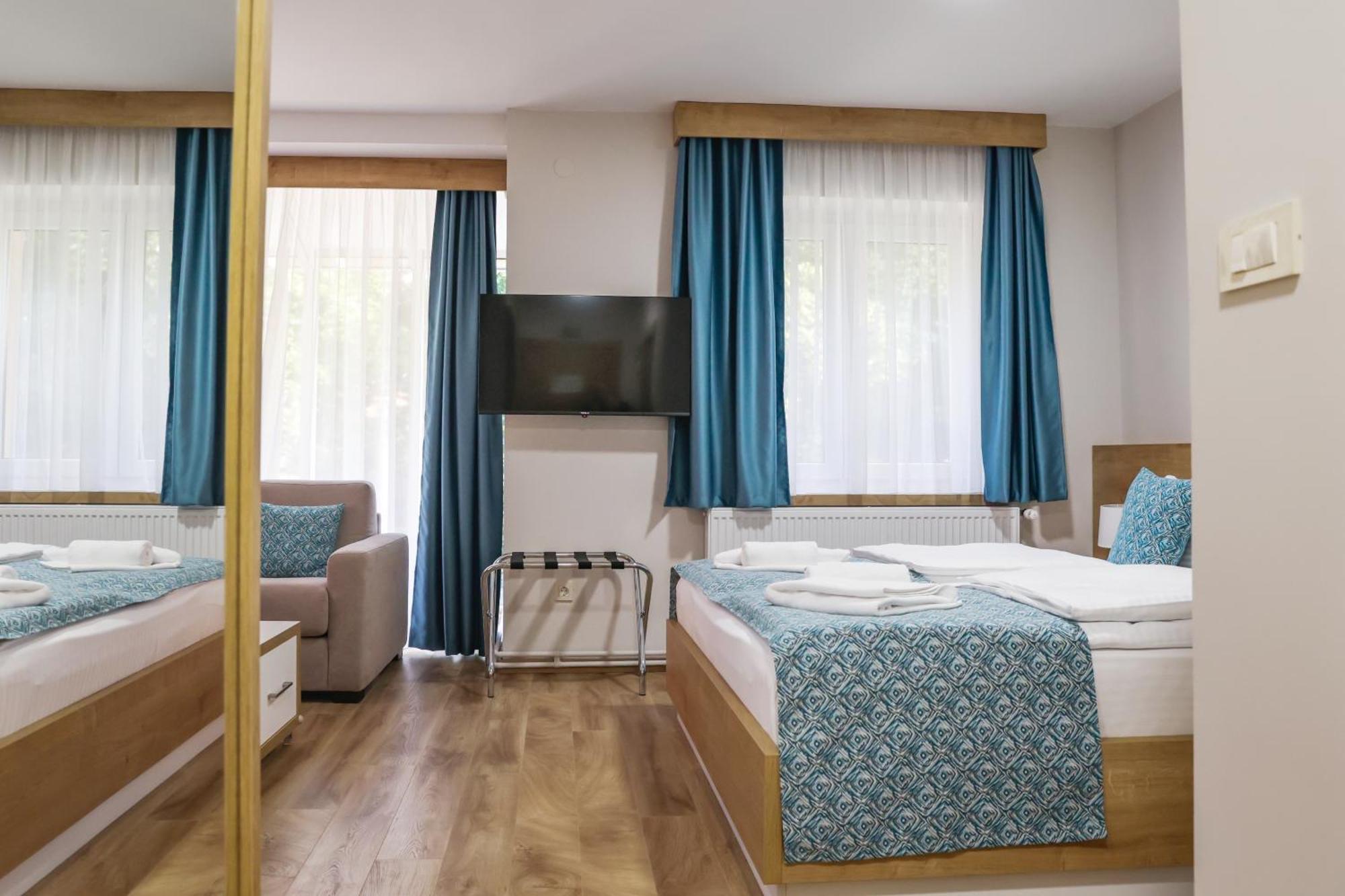 Grand Park Rooms & Apartments Cacak Ngoại thất bức ảnh