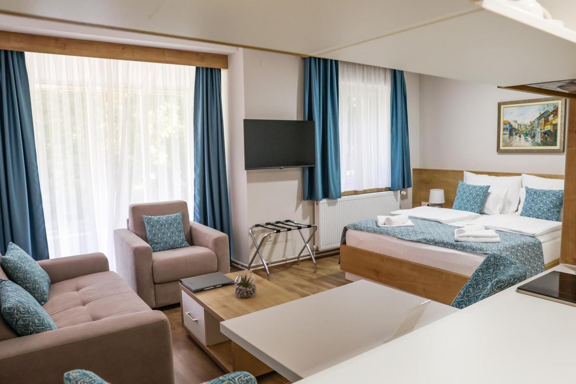 Grand Park Rooms & Apartments Cacak Ngoại thất bức ảnh