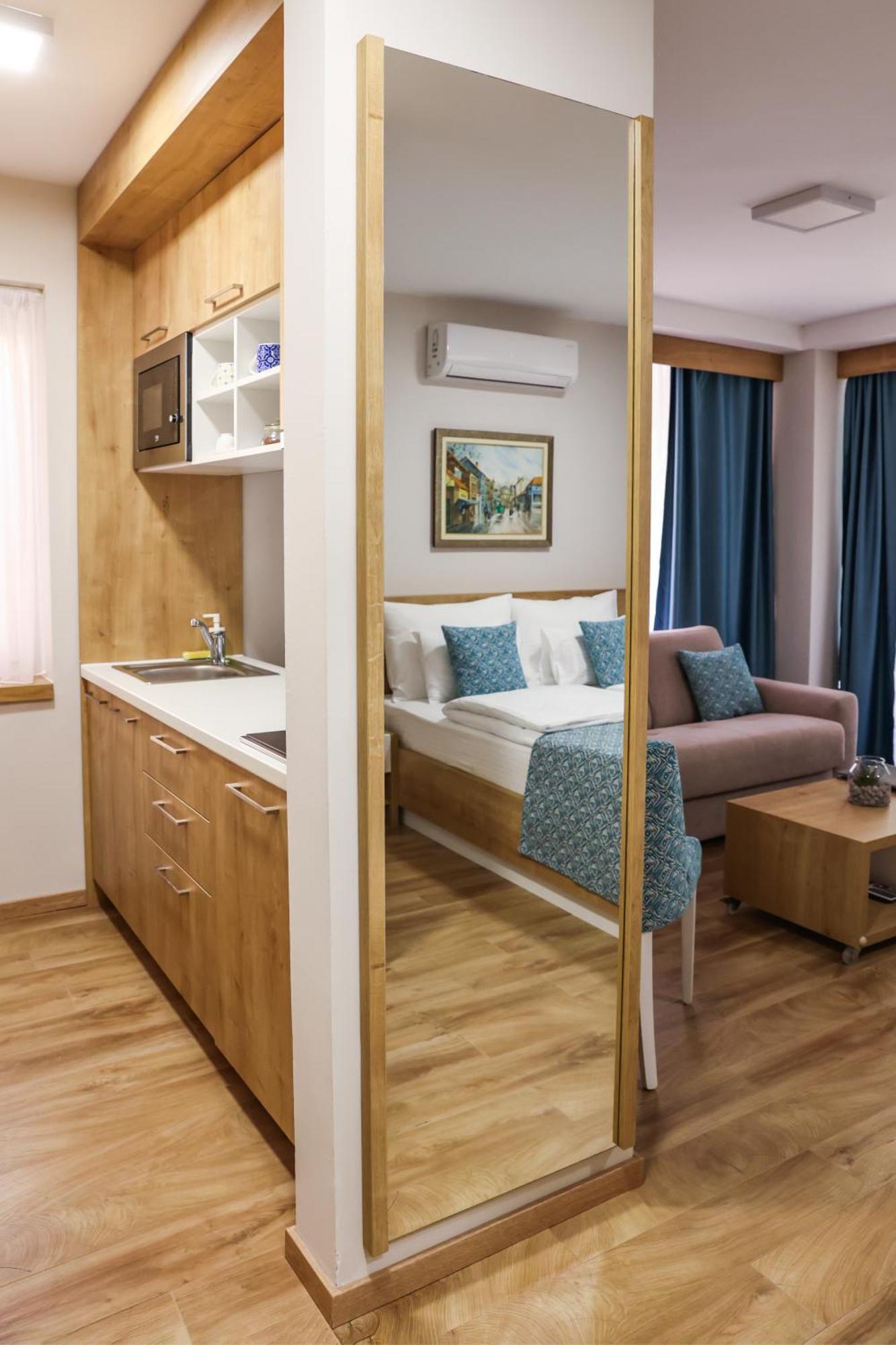 Grand Park Rooms & Apartments Cacak Ngoại thất bức ảnh