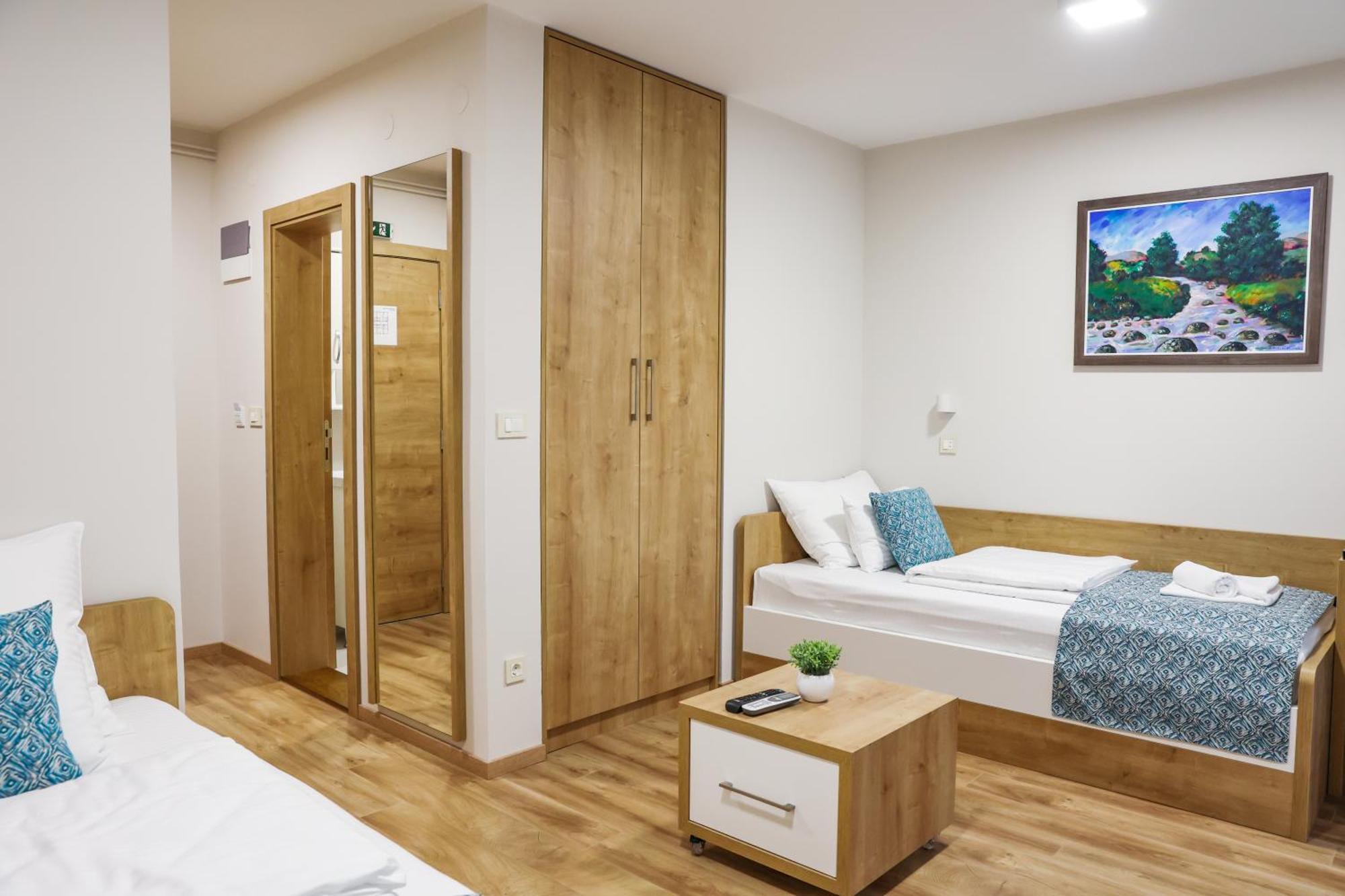 Grand Park Rooms & Apartments Cacak Ngoại thất bức ảnh