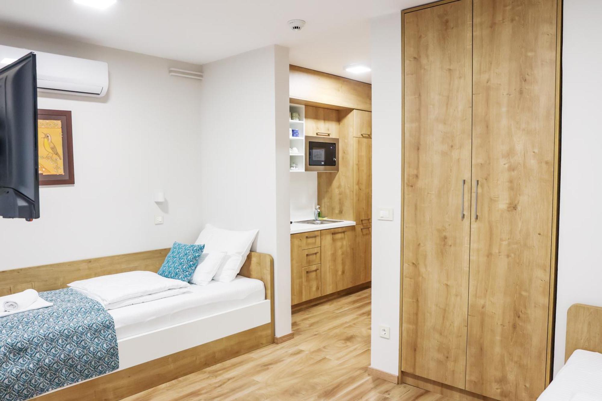 Grand Park Rooms & Apartments Cacak Ngoại thất bức ảnh
