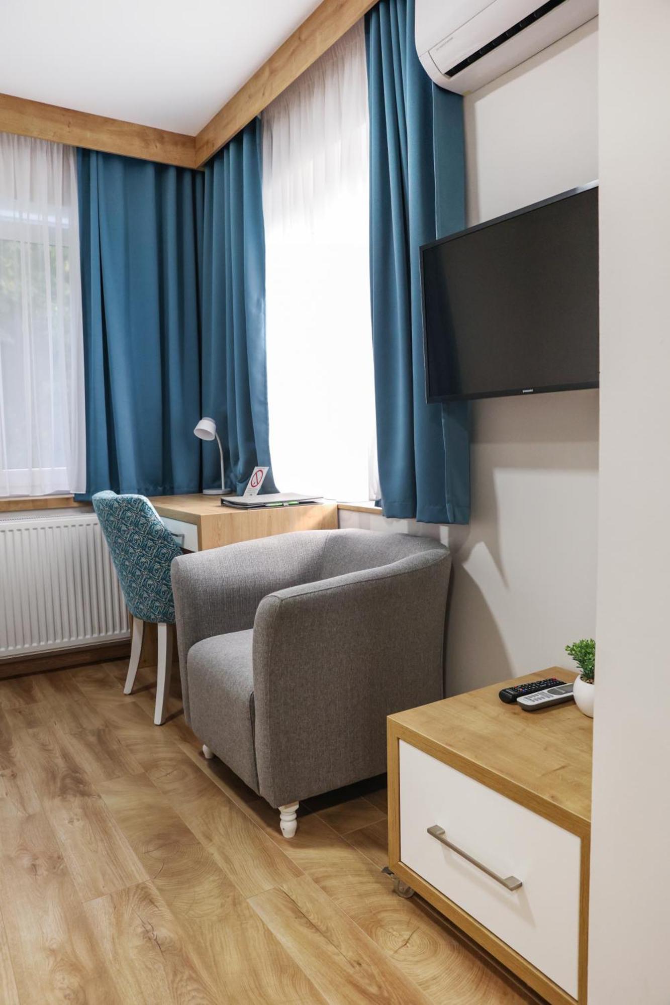Grand Park Rooms & Apartments Cacak Ngoại thất bức ảnh