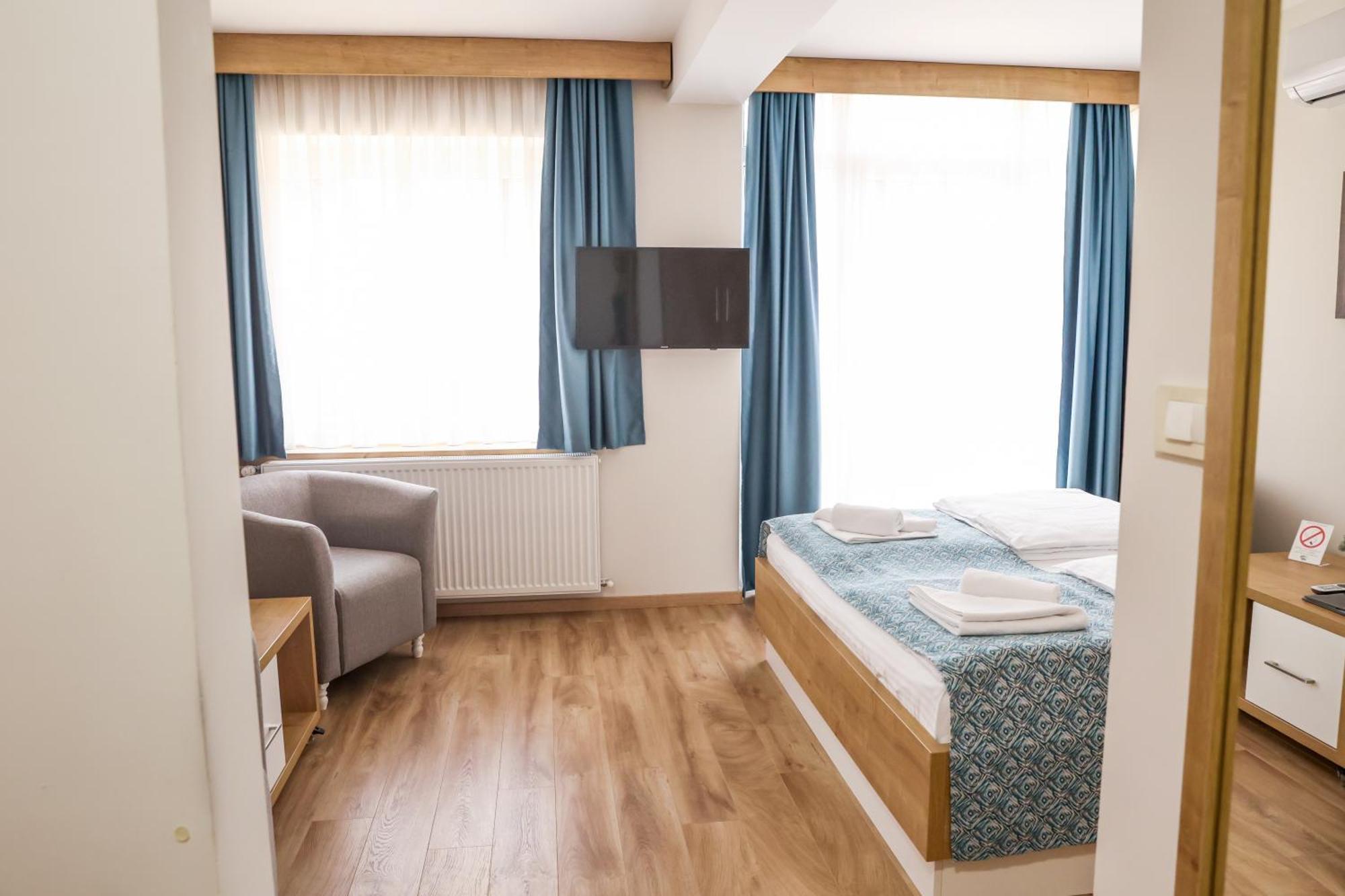 Grand Park Rooms & Apartments Cacak Ngoại thất bức ảnh