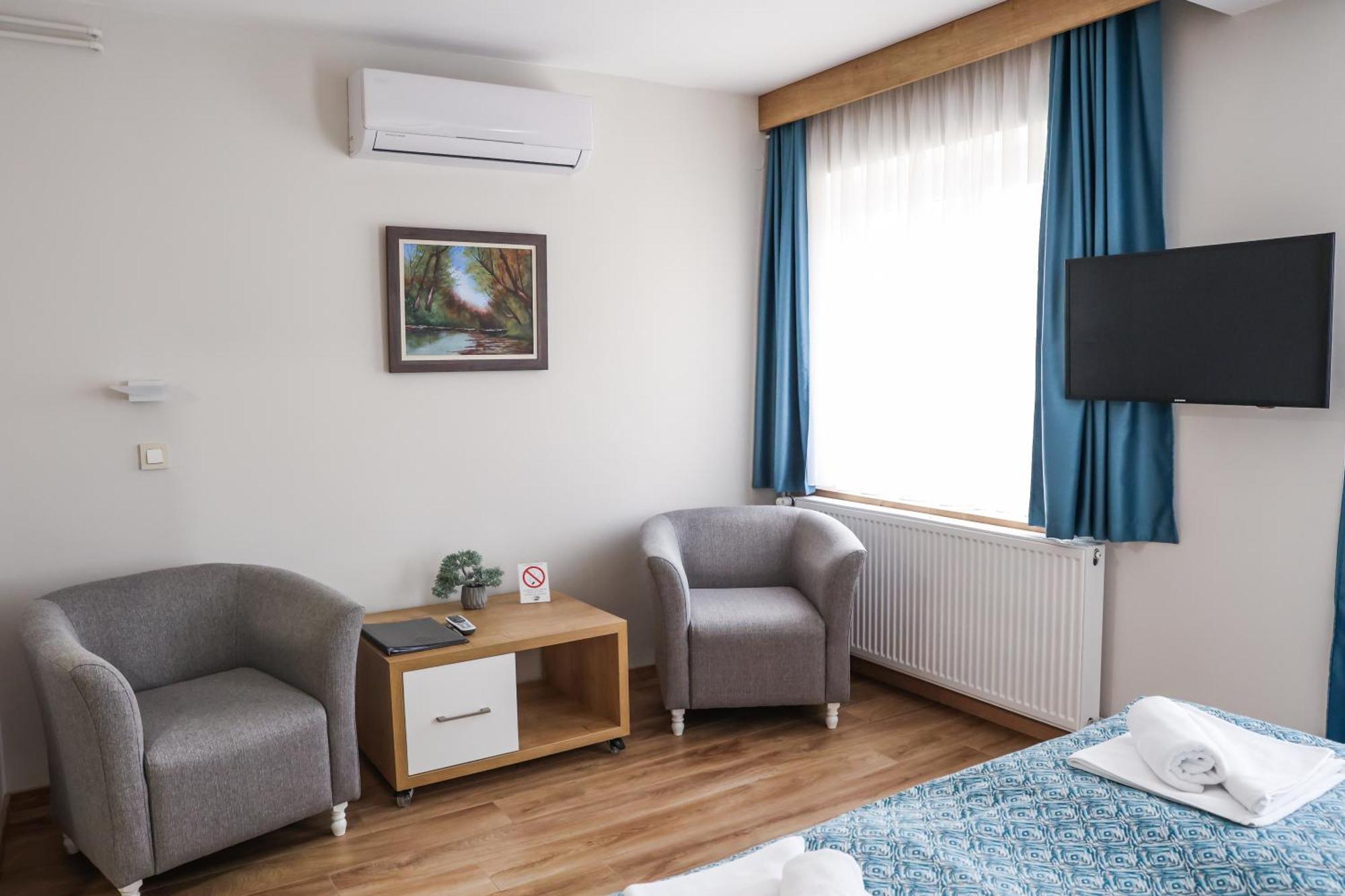 Grand Park Rooms & Apartments Cacak Ngoại thất bức ảnh