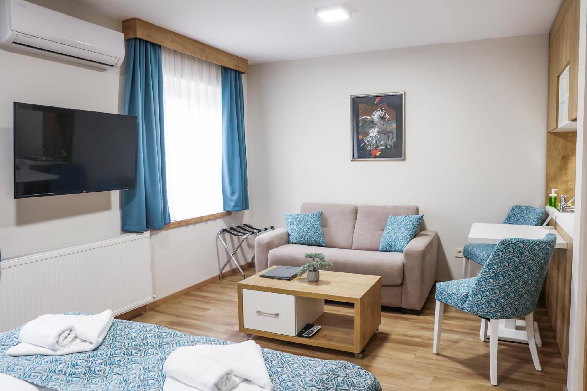 Grand Park Rooms & Apartments Cacak Ngoại thất bức ảnh